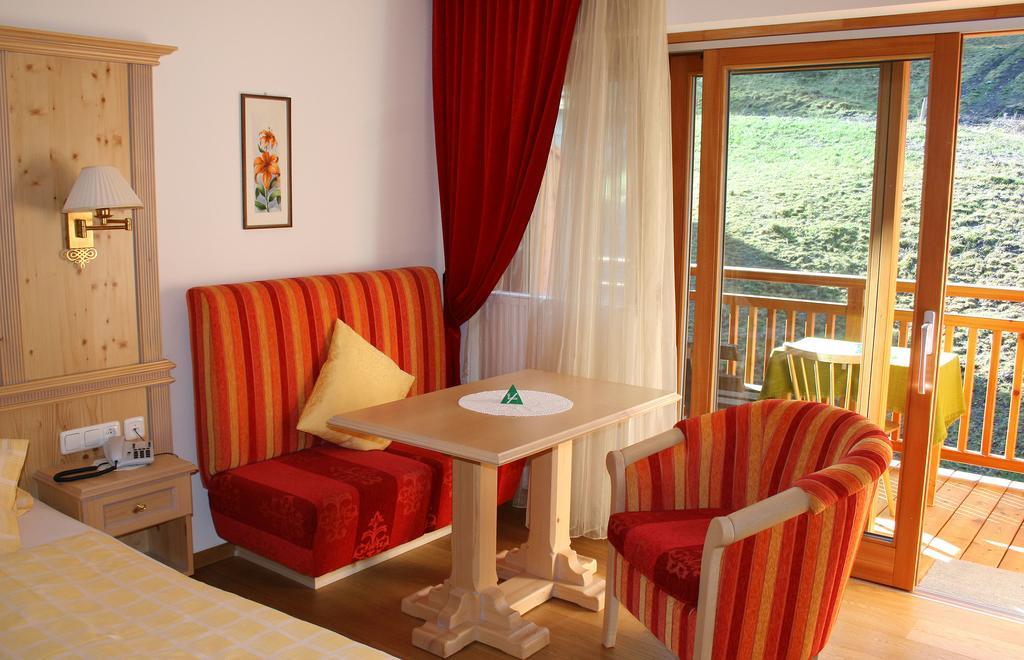 Hotel Schoene Aussicht 칼티트슈 외부 사진